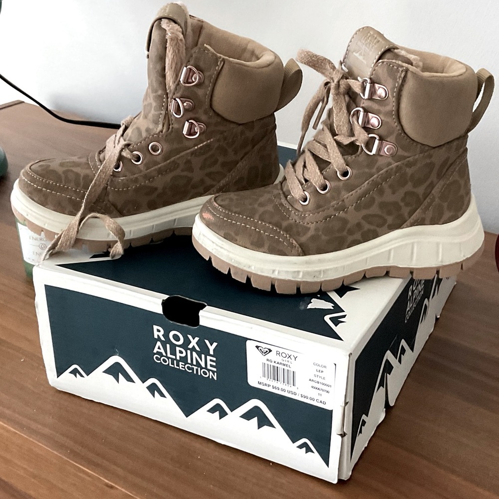 Roxy Alpine Girls leopard print fur Boots